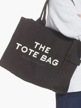 Marc Jacobs The Tote Bag in Beige